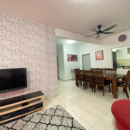 Homestay Juta Mines Seri Kembangan Balakong Serdang Lama Luaran gambar