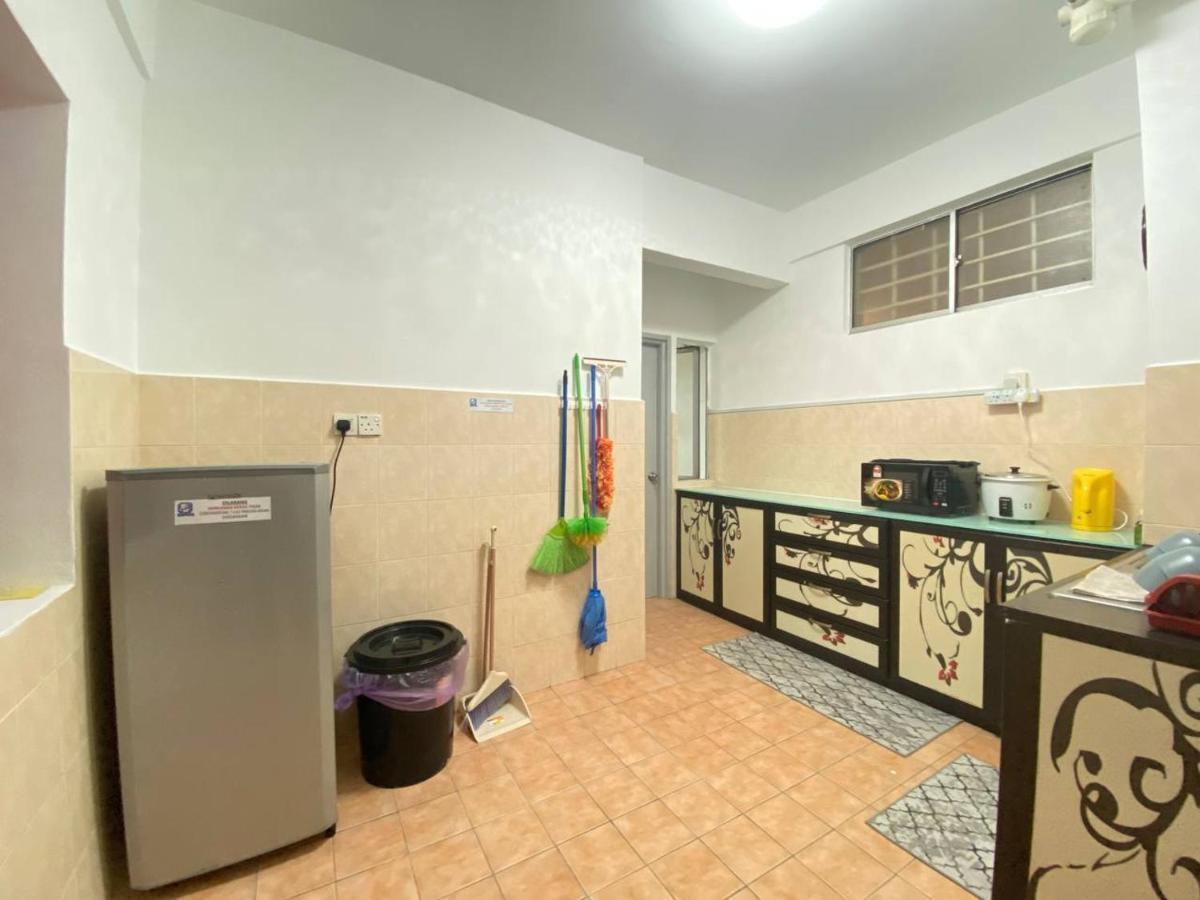 Homestay Juta Mines Seri Kembangan Balakong Serdang Lama Luaran gambar