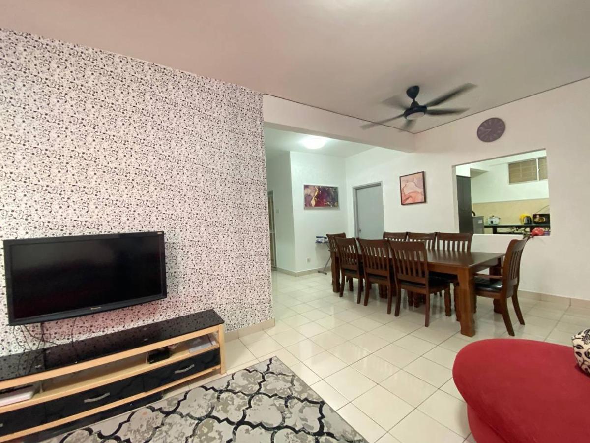 Homestay Juta Mines Seri Kembangan Balakong Serdang Lama Luaran gambar