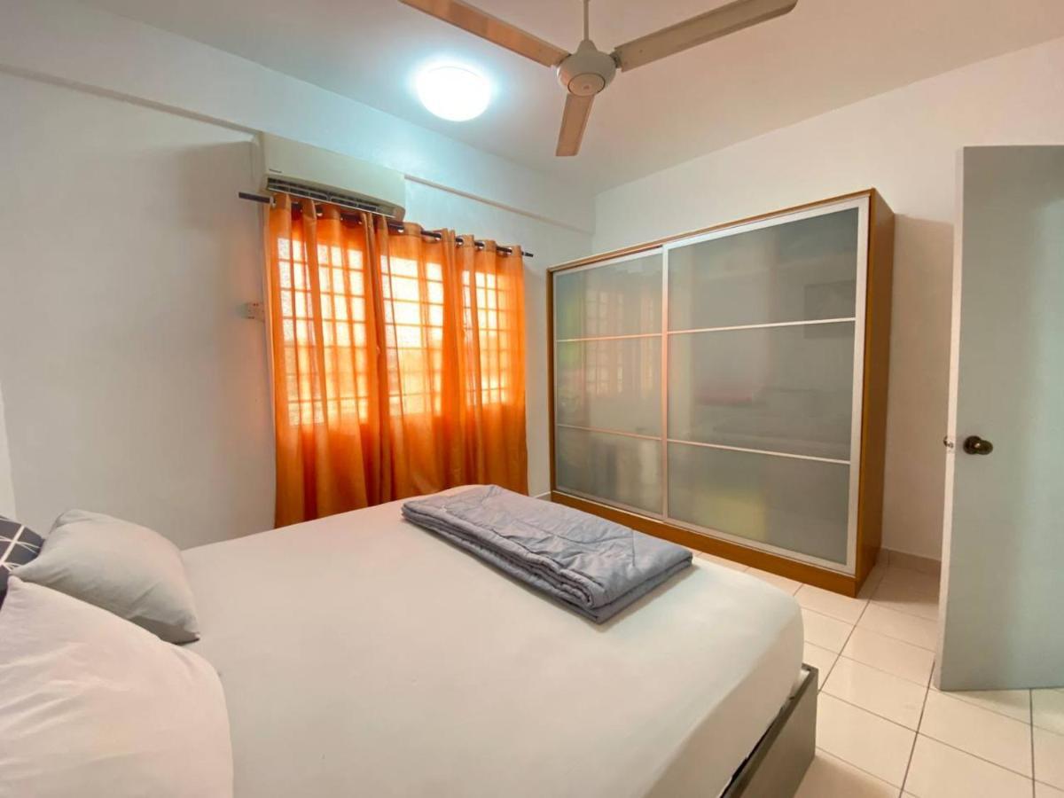 Homestay Juta Mines Seri Kembangan Balakong Serdang Lama Luaran gambar